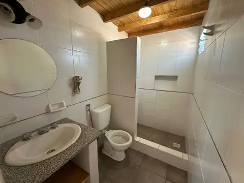 Departamento en Alquiler en Bernal Oeste, $ 300.000