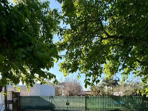 Casa quinta en entorno residencial