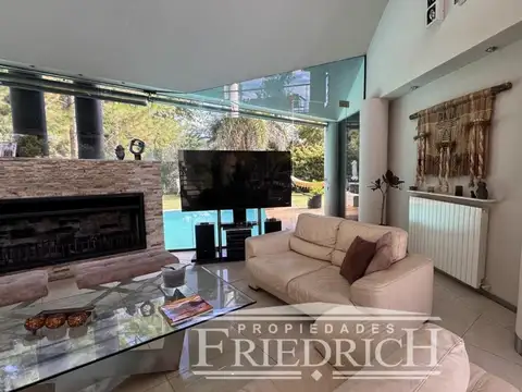 Casa en Venta en Campos De Álvarez, USD 690.000