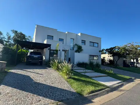 Casa venta - Barrio San Matias - 7 Ambientes