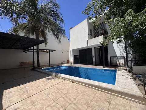 Casa 5 ambientes con 1 baño