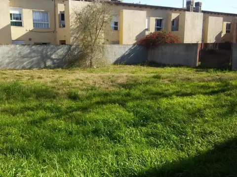 Excelente lote Zona UTN a mts de Bv Roca