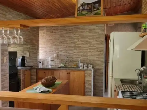 Casa en venta con jardin, pileta y cochera