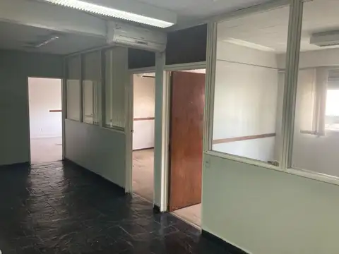 Oficina en Alquiler al Este