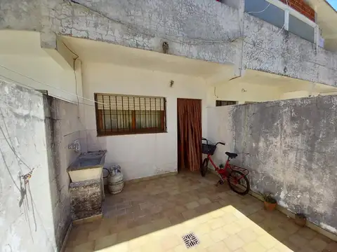 Venta depto tipo casa de 2 amb en PB a 200 mts del mar! Calle 2 e/ 67 y 68 Mar del tuyu