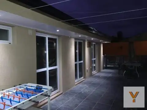 Casa venta - 4 dormitorios 3 baños - 459mts2 totales - Berisso