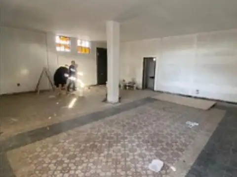 Oficina 5 ambientes con 1 baño