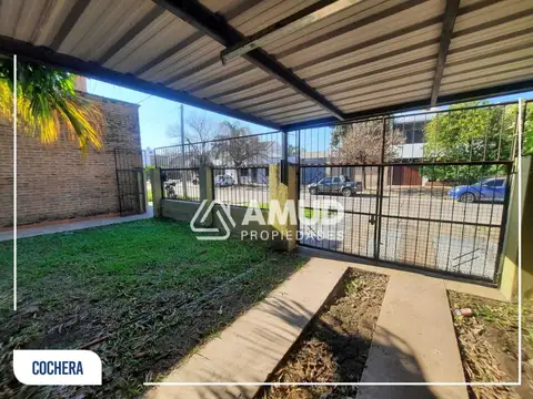 Casa en Alquiler con 1 cochera