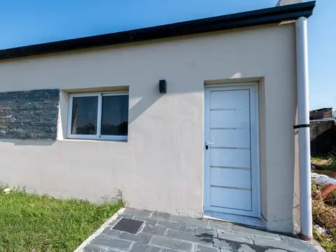 Casa 3 ambientes con 1 baño
