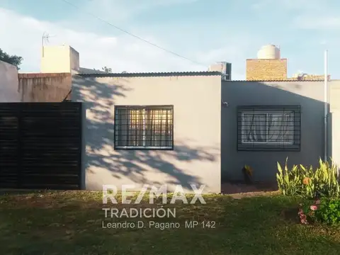 Casa 4 amb. en venta en centro de Fontana