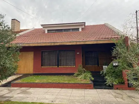 Casa  en Venta en Martin Coronado, Tres de Febrero, G.B.A. Zona Oeste