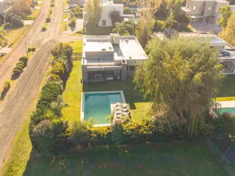 Casa en Venta en Country Santa Rita, USD 250.000