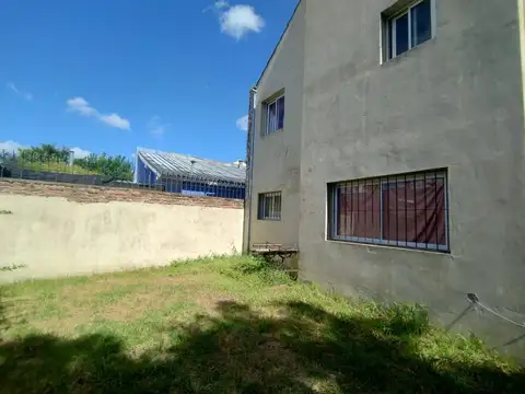 Depto Tipo Casa 5 ambientes con 2 baños