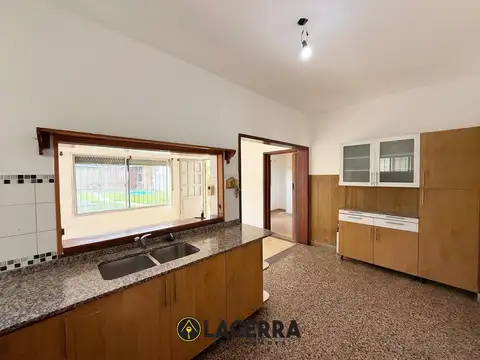 Casa 6 ambientes con 3 baños