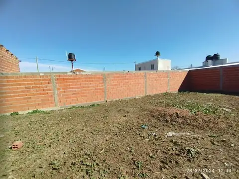 LOTE  300 M² MUY BUENA UBICACIÓN