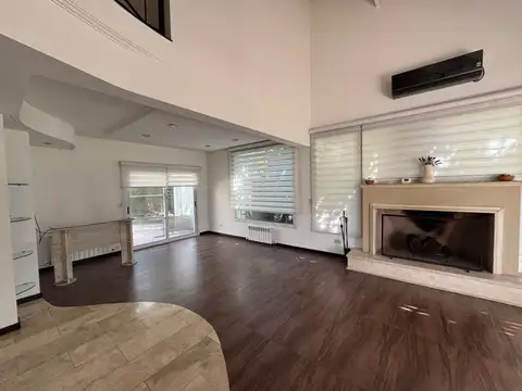 CASA EN VENTA EN CAMPOS DE ÁLVAREZ - 4 HABITACIONES