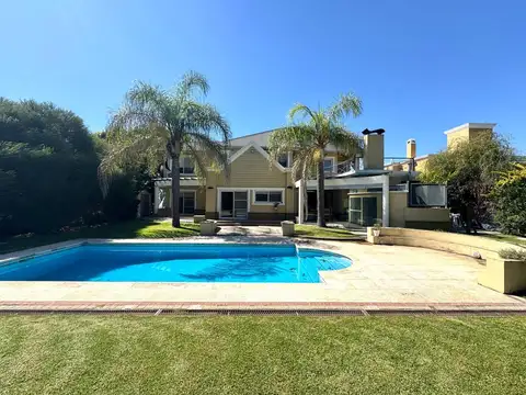 Casa en Venta en Campos De Alvarez, USD 460.000