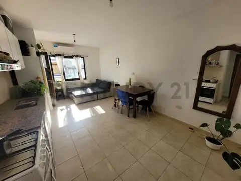 65 Entre 136 y 137 2000, Piso 0