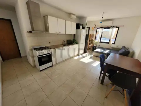 65 Entre 136 y 137 2000, Piso 0