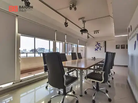 Oficina en Venta con 4 cocheras
