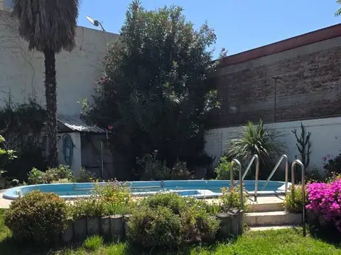 CASA EN VENTA (APTA OFICINAS O CONSULTORIOS)