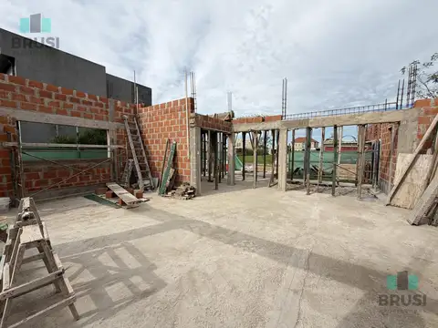 Casa 4 ambientes con 2 baños