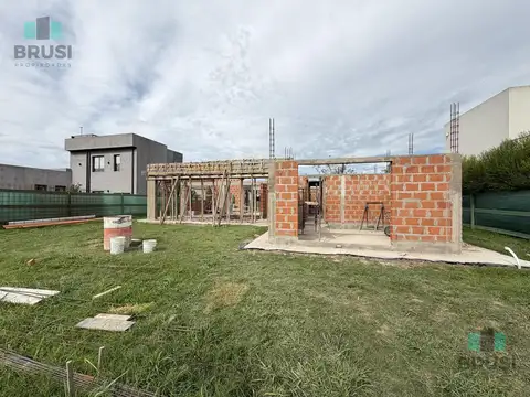 CASA EN VENTA A ESTRENAR EN HORIZONTES AL SUR - 4 AMBIENTES