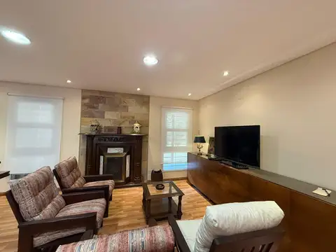 Casa 4 ambientes con 3 baños
