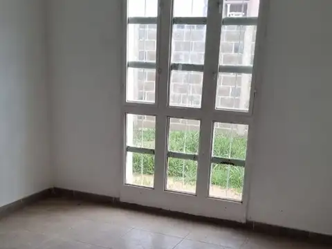 Casa en Alquiler con 1 cochera