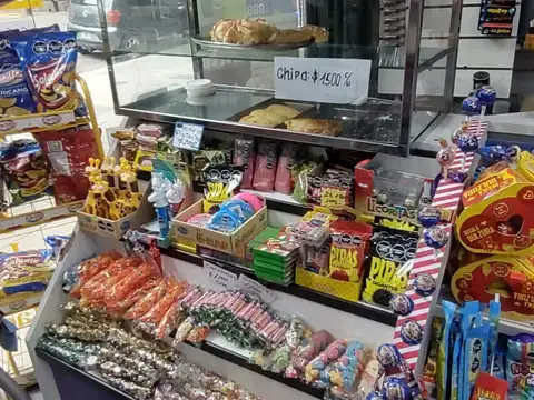 Excelente Maxikiosco frente a Hospital Fernandez