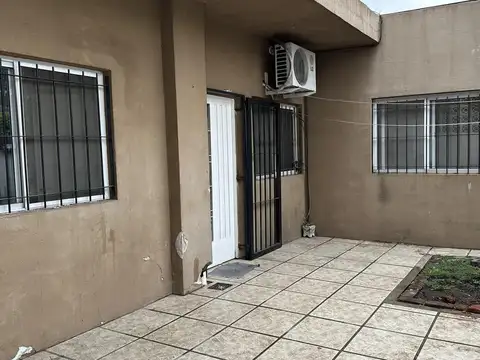 PH 2 ambientes con patio - Castelar Norte