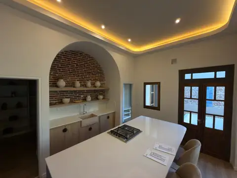 Casa 5 ambientes con 3 baños