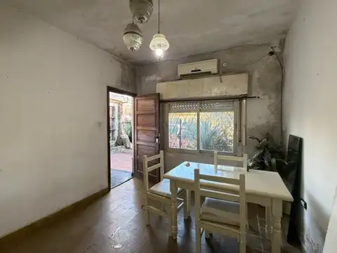 Casa 5 ambientes con 2 baños