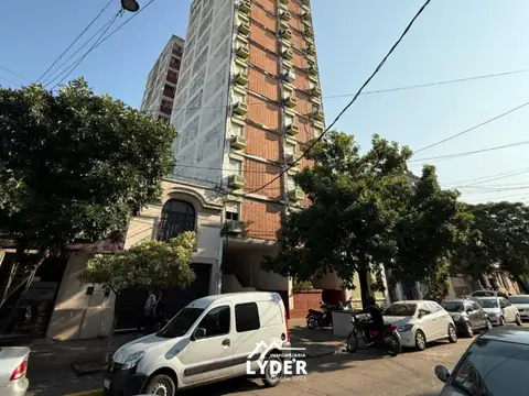 Departamento en alquiler de 2 dormitorios. Colón 66