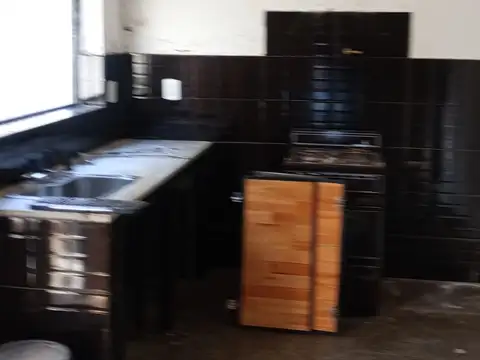 CASA 3 AMB 150 MTS2 APROX CON PATIO, TERRAZA Y JARDIN