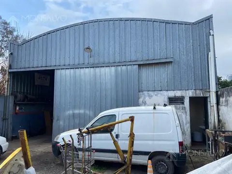 Corrientes al 1500 entre Alte. Brown y Sarmiento