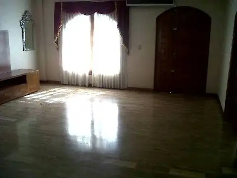 Casa en Venta en Quilmes, USD 320.000