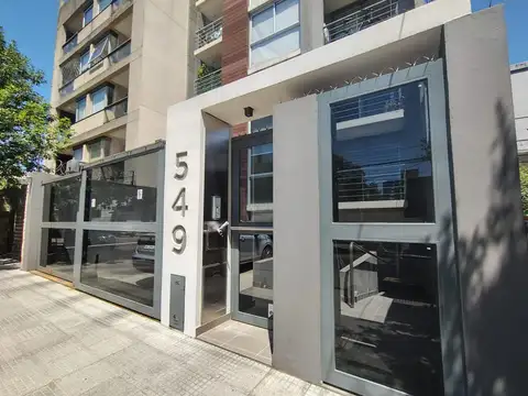 Luminoso y cómodo departamento en 4º piso,Castelar Sur