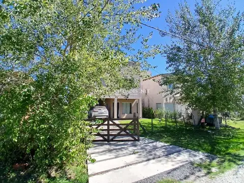 Venta Casa en Domselaar Chico 3 Dormitorios