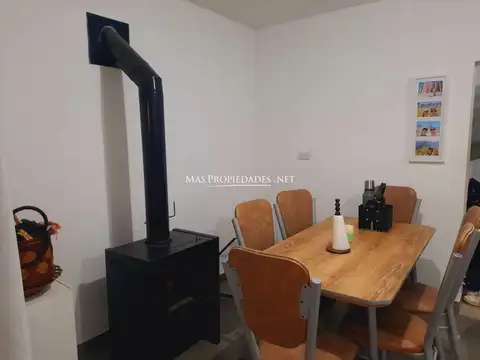 Casa 4 ambientes con 2 baños