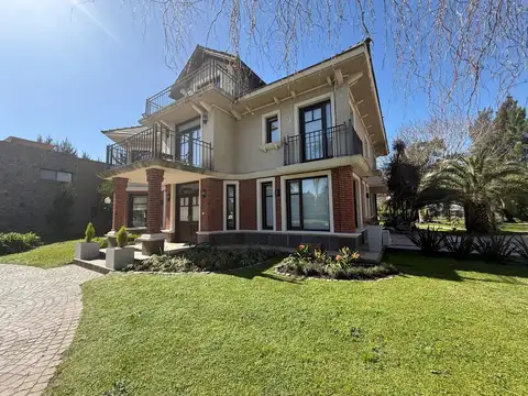 Venta Casa parque pileta jacuzzi
