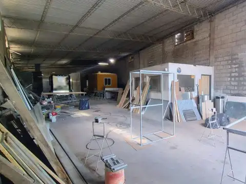 GALPÓN + LOCAL + CASA SOBRE AV LA VOZ DEL INTERIOR