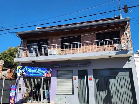 Venta Casa con Local, Jardín y Quincho Solano