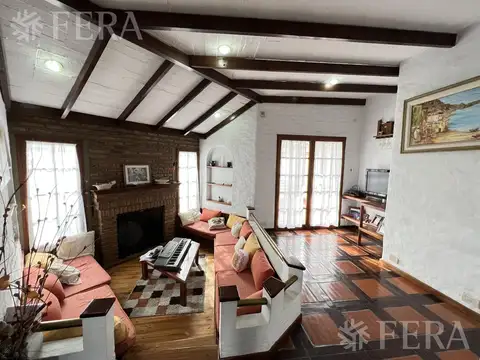 Venta casa 4 ambientes con quincho y cochera en Don Bosco
