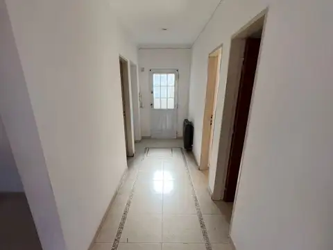 Departamento 6 ambientes con 1 baño