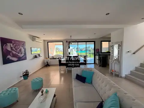 Casa en Venta con 4 cocheras