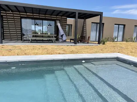 Casa en Alquiler Temporal en La Barra, USD 18.000