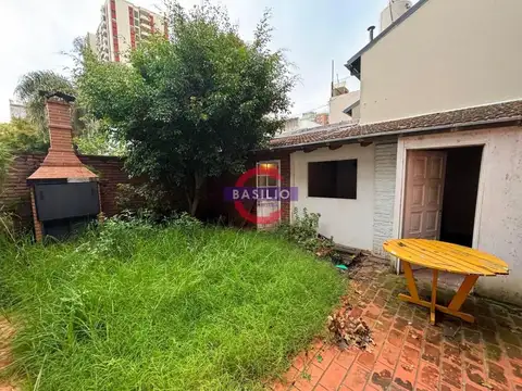 VENTA CHALET DE 4 AMBIENTES A RECICLAR C/ JARDÍN EN V. LÓPEZ