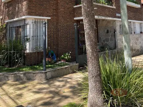 Venta casa de 5 ambientes - La Lucila