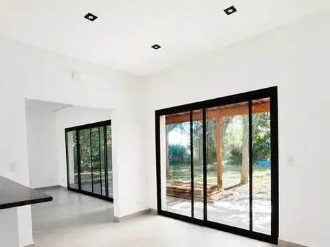 Casa 5 ambientes con 3 baños